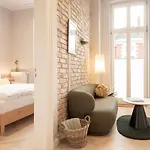 Daire Ostkueste - Groth Design *