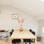 Daire Ostkueste - Groth Design
